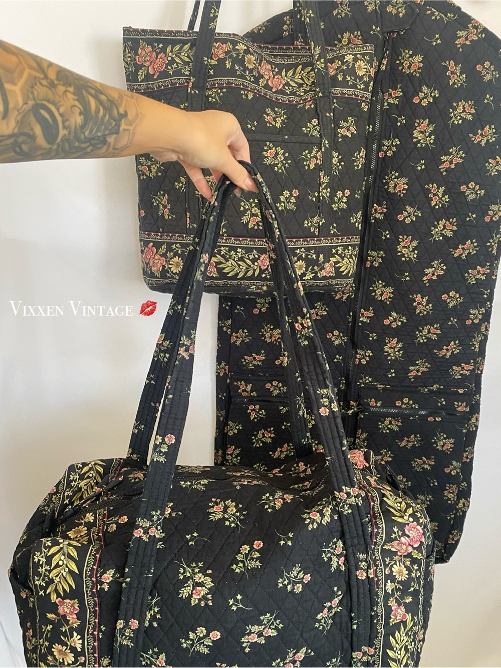 VINTAGE 1990'S VERA BRADLEY STYLE FLORAL 3-PIECE COTTON TRAVEL SET BLACK/MULTI